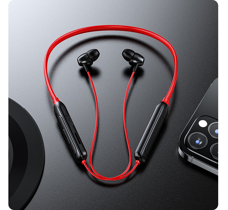 M61 Neckband Red detail 18