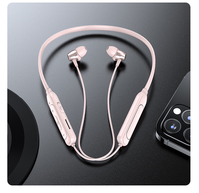 M61 Neckband Red detail 19